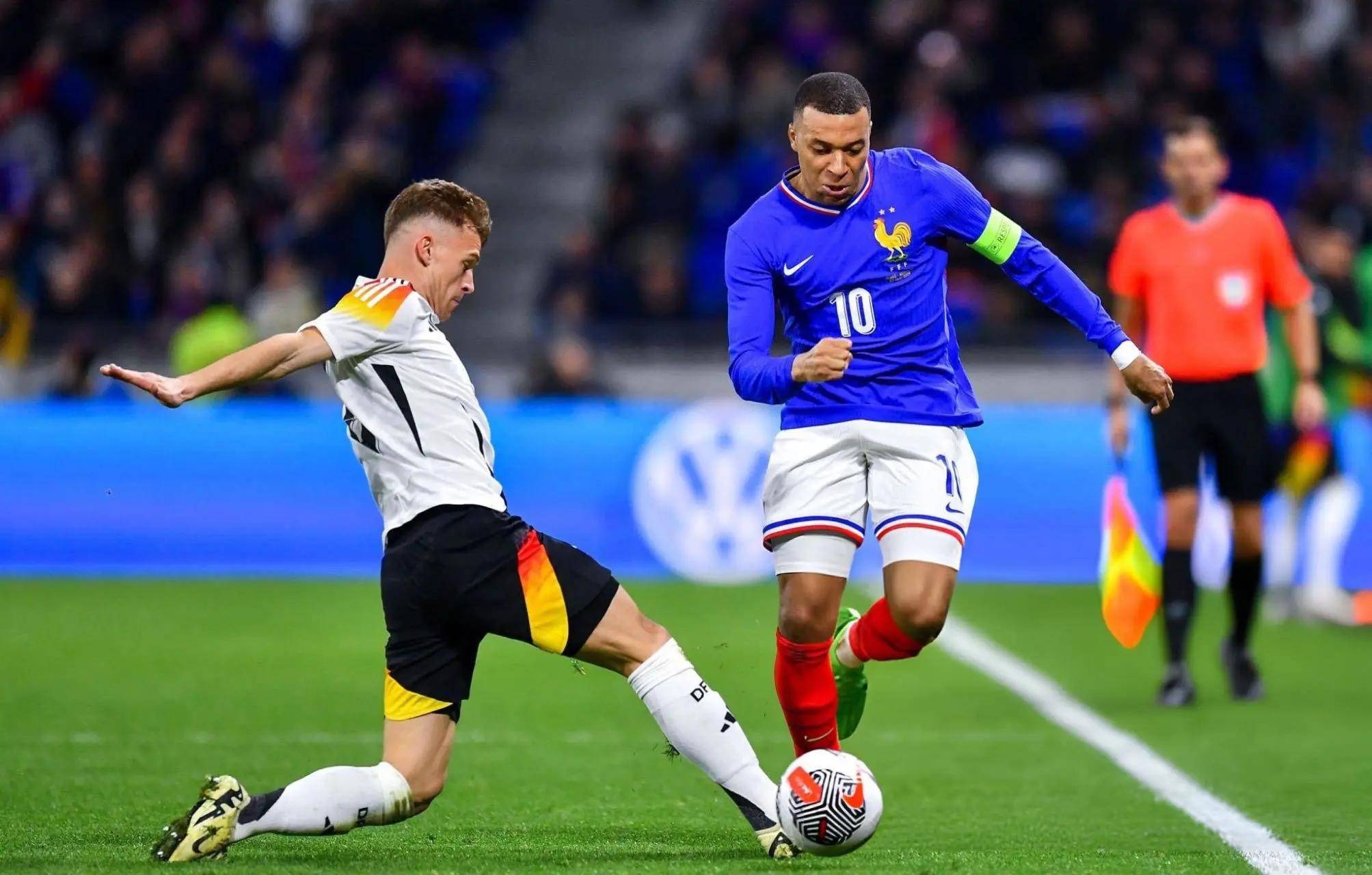 leyu sports-出色防守引爆全场！，姆巴佩意外战胜澳大利亚队引发球迷热议-leyu sports