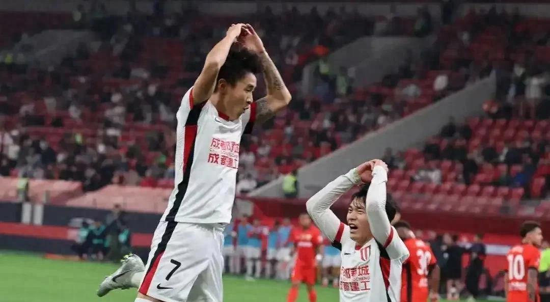 乐鱼-转会期成都蓉城单刀错失——葡超节点到来，目标明确，阵容厚度经受考验-乐鱼